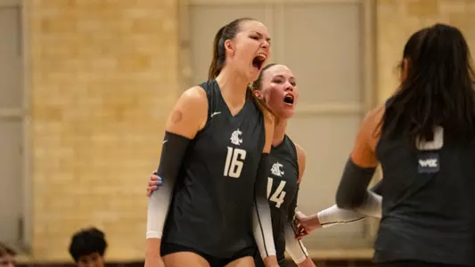 25_9_12 WSU VB Blazkova celebrates point against Harvard