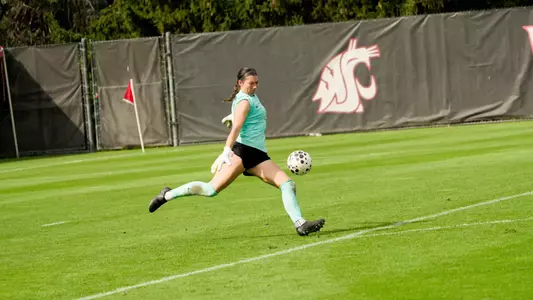 Keara Fitzgerald punts the ball against Georgia, Aug. 31, 2025