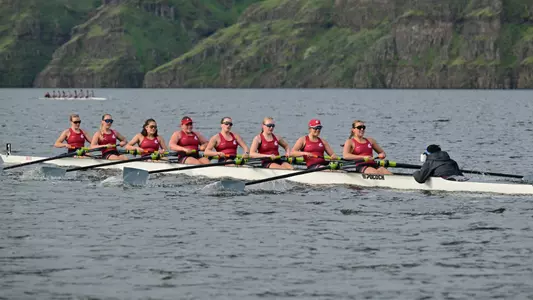 26_4_11 WSU Rowing wins the 2V8 over Gonzaga
