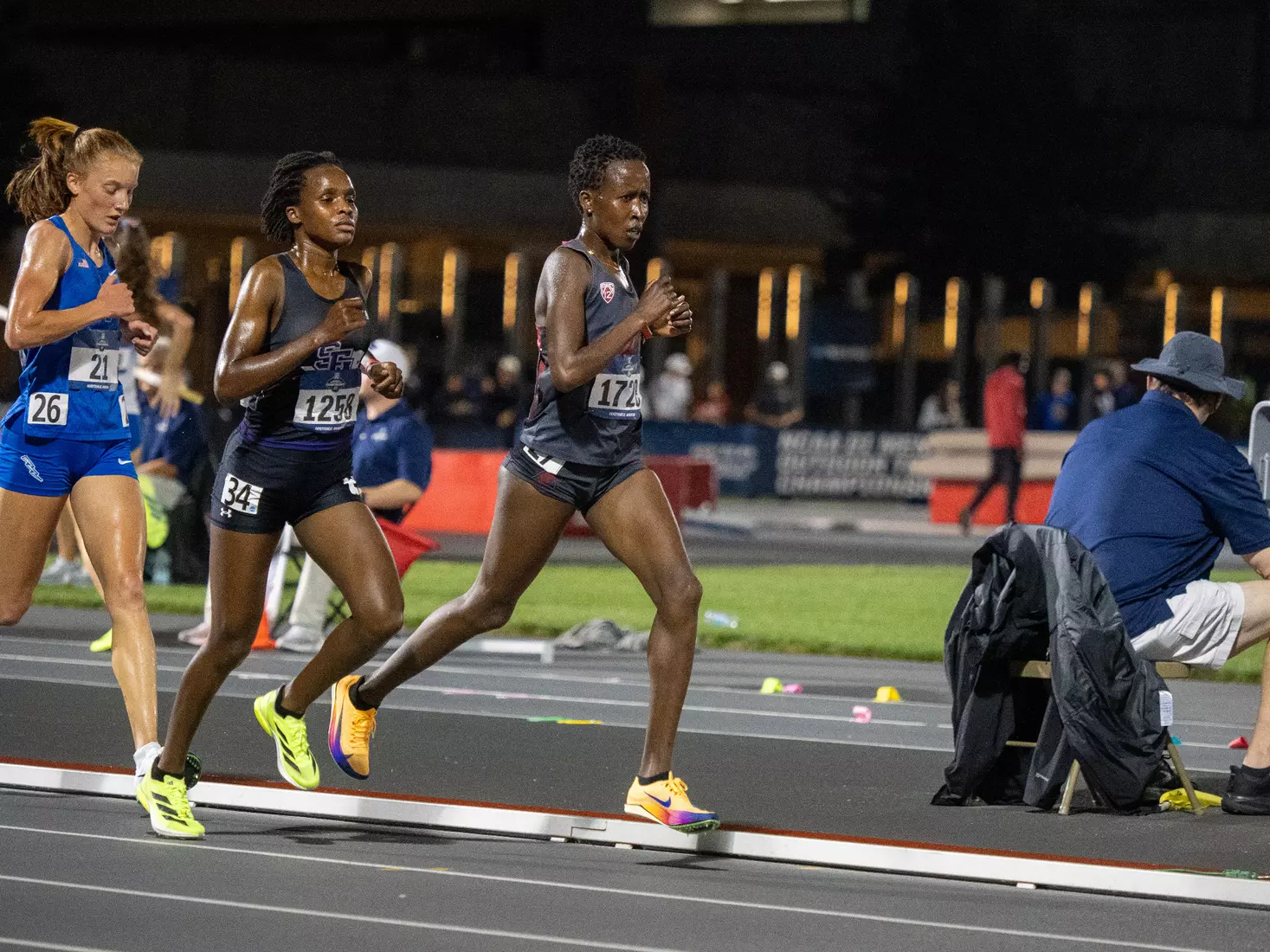Womens 10000m at NCAA West First Rounds