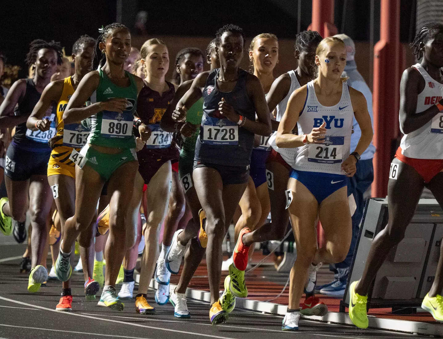 Womens 10000m at NCAA West First Rounds