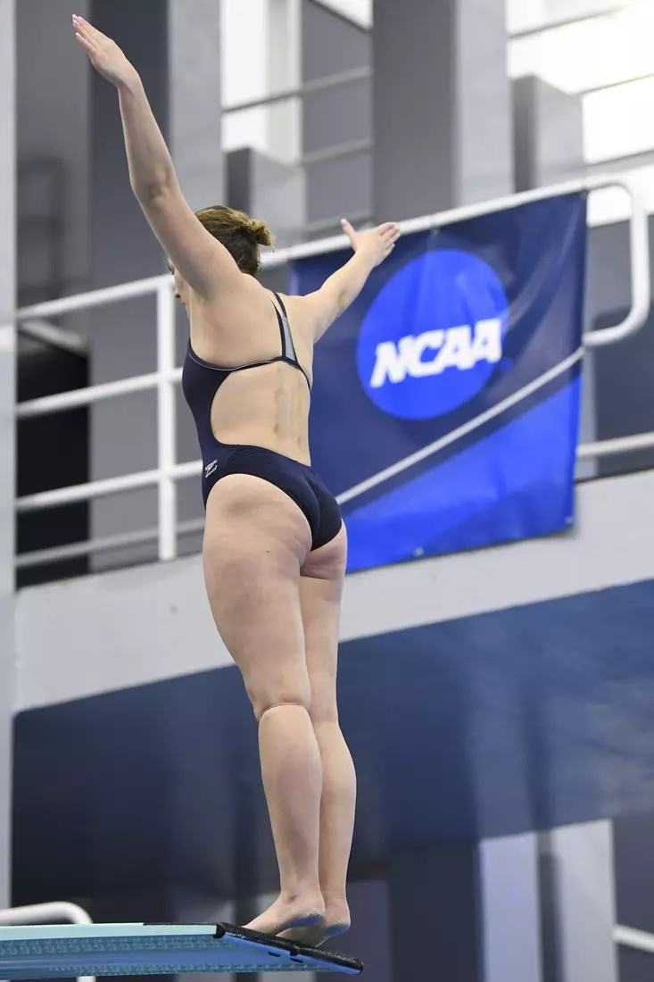 Holly Darling dives in the three-meter finals.