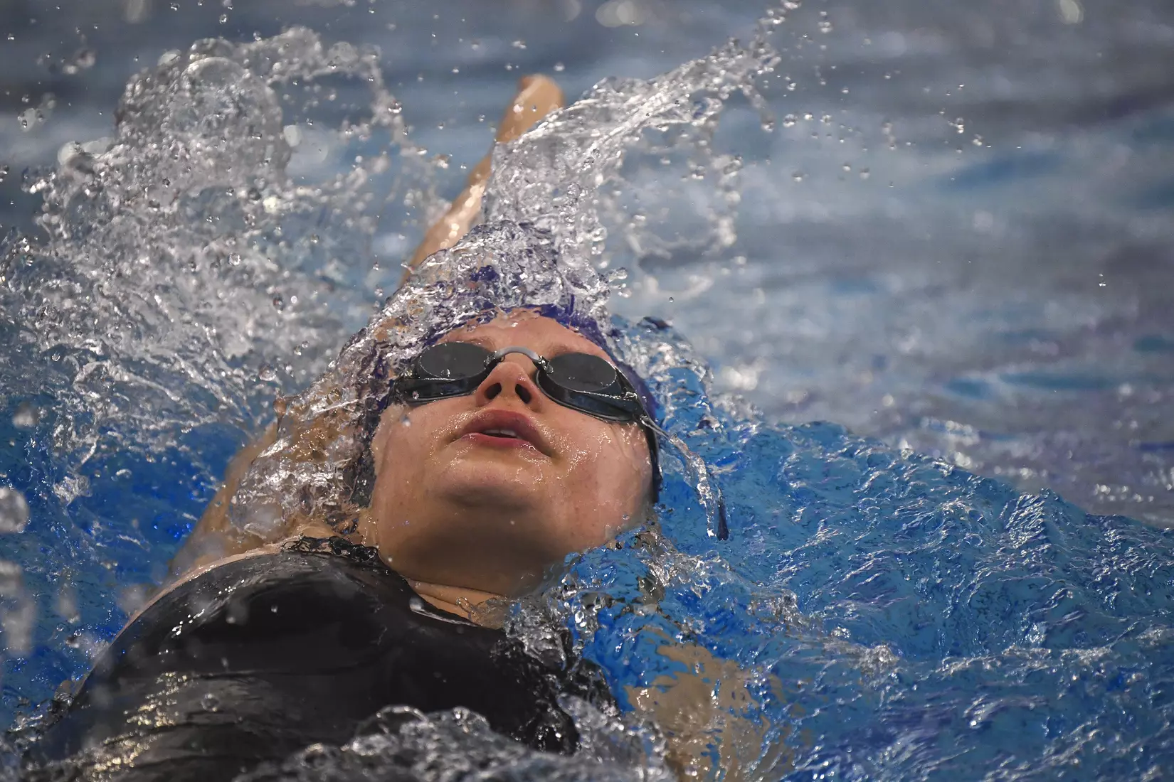 Sarah Young swims in the 400 yard IM.