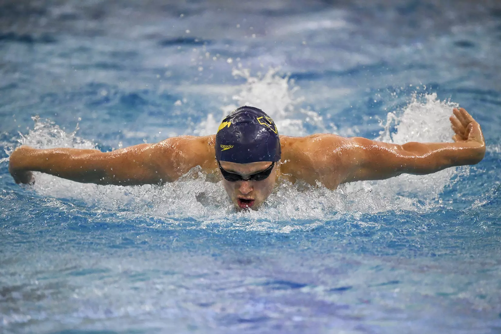 Phillip Kay swims in the 400 yard IM.