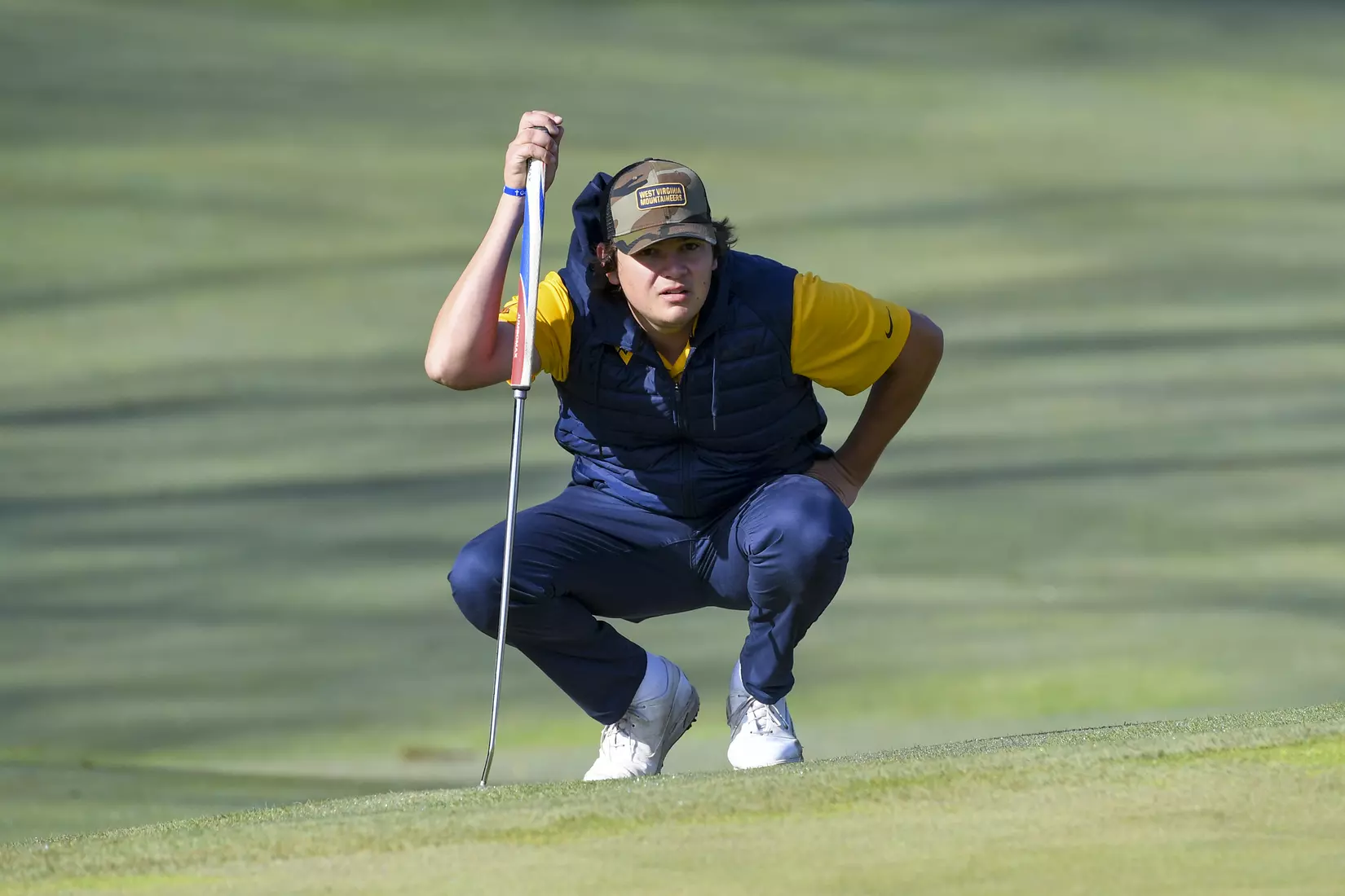 Will Stakel sizes-up a putt.
