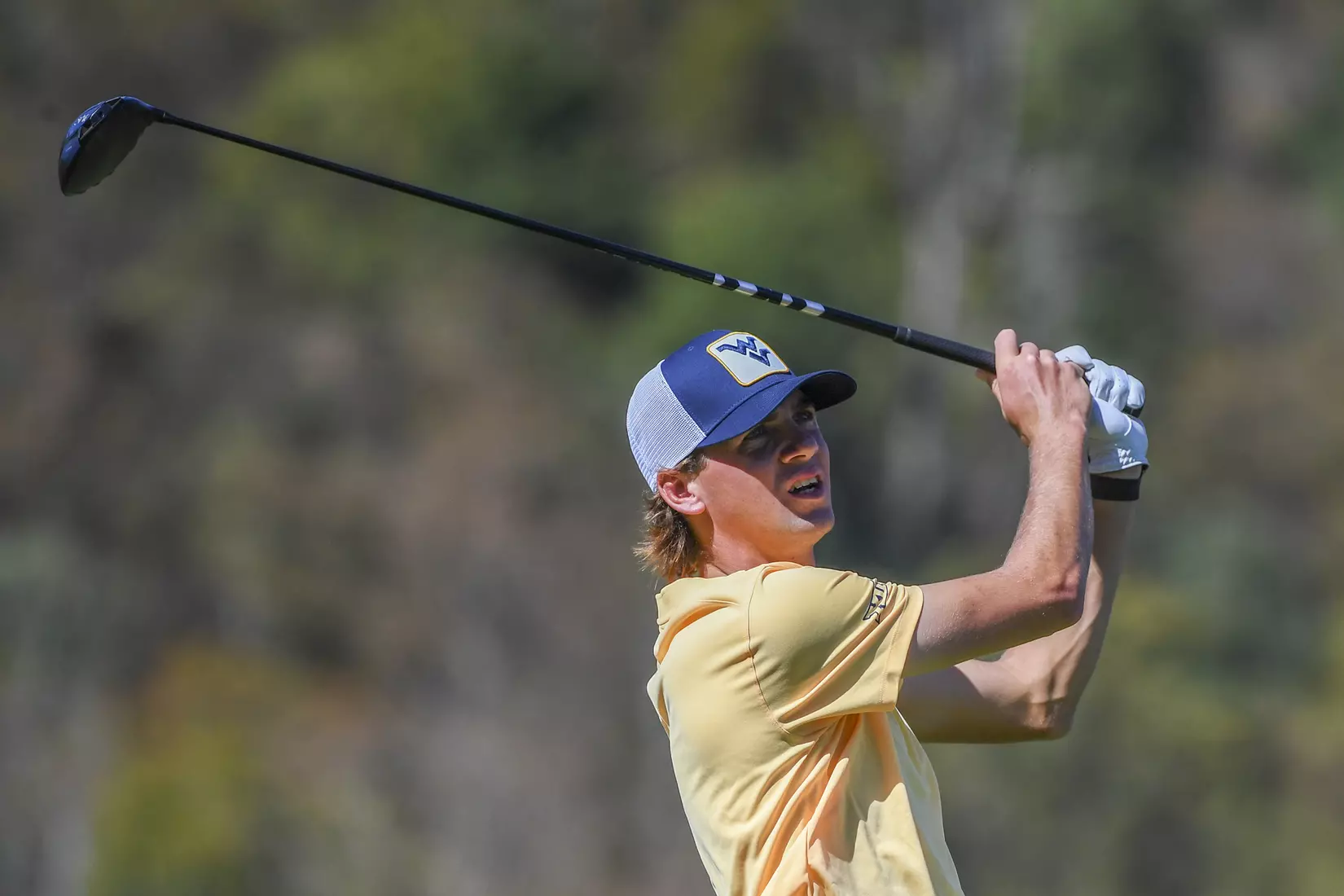 Mark Goetz tees off.