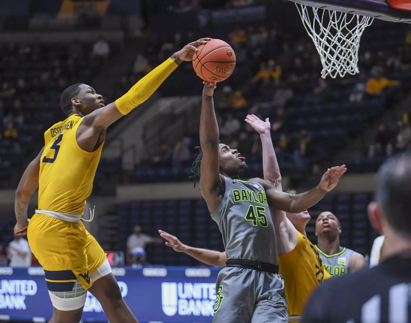 Gabe Osabuohien blocks a shot.
