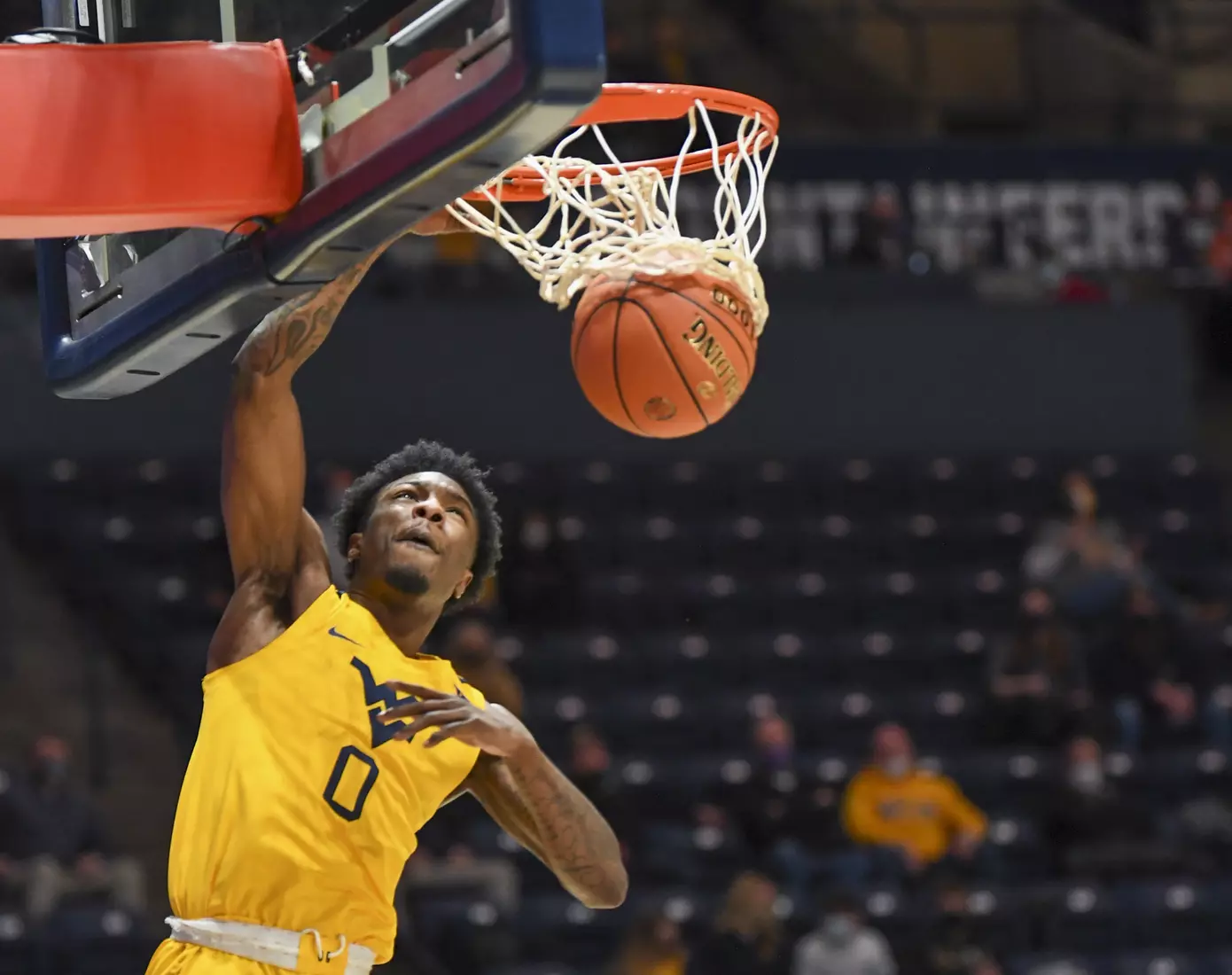 Kedrian Johnson slams.