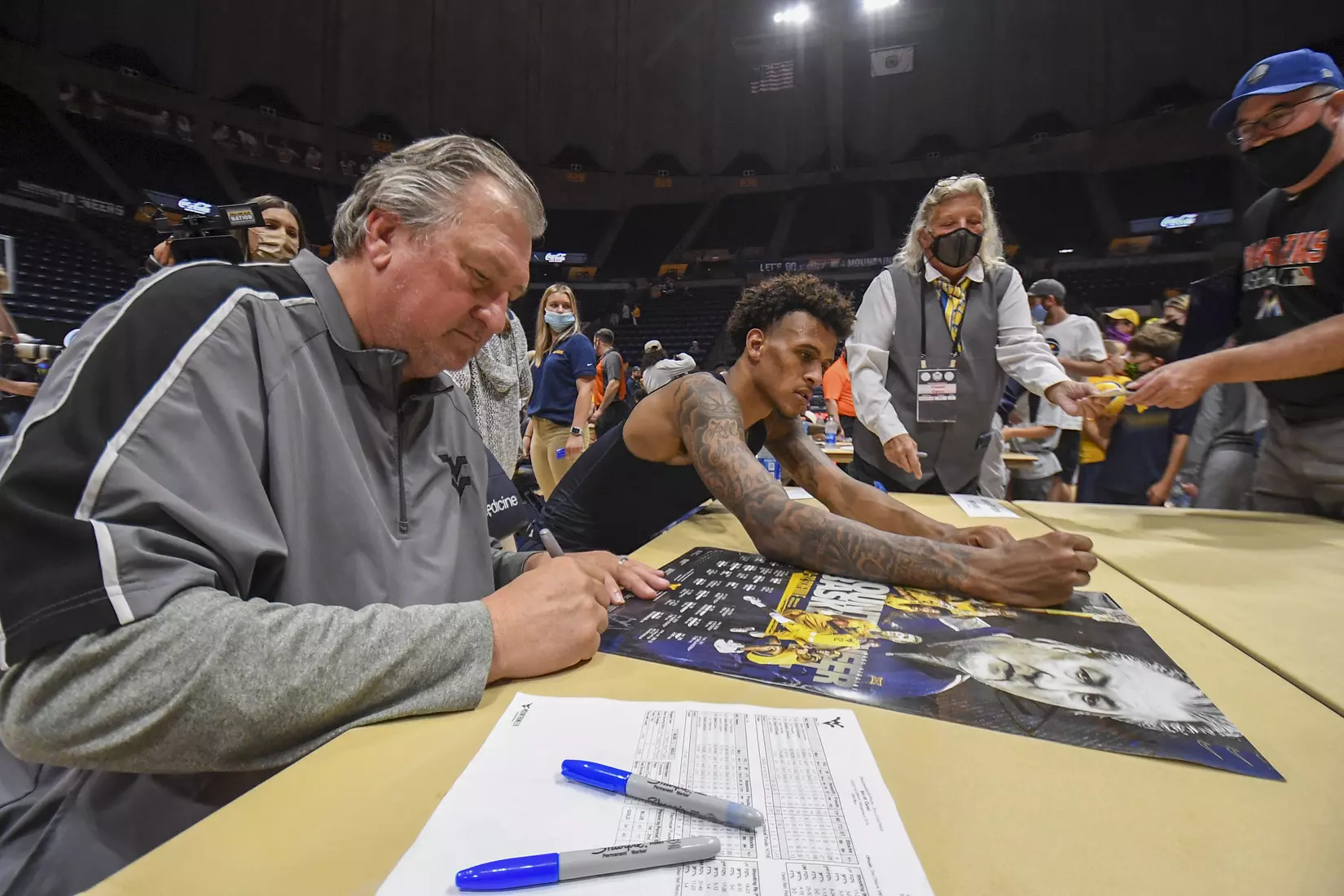 Gold Blue Debut action.