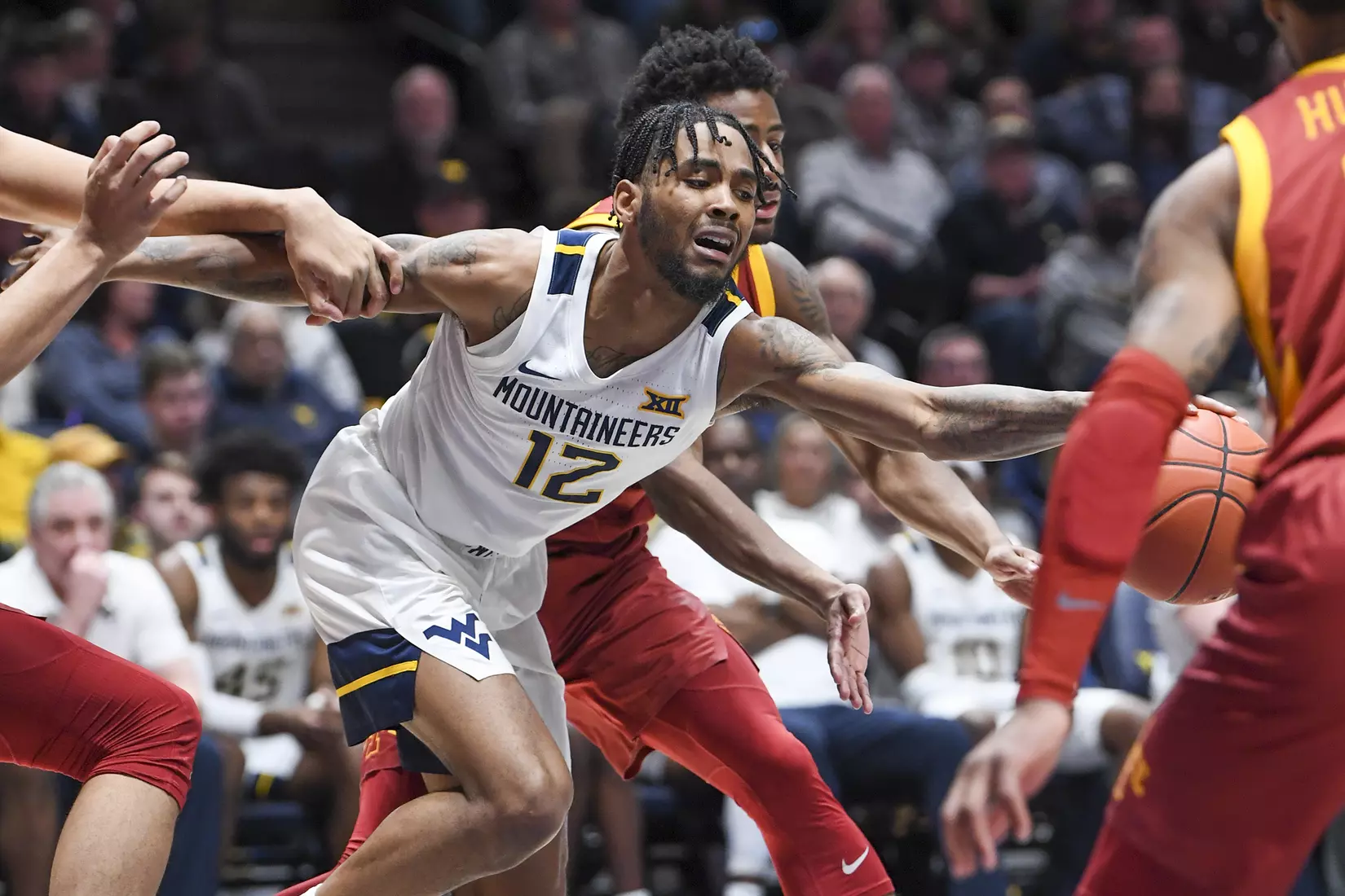 Emmitt Matthews Jr. starts the winning celebration.