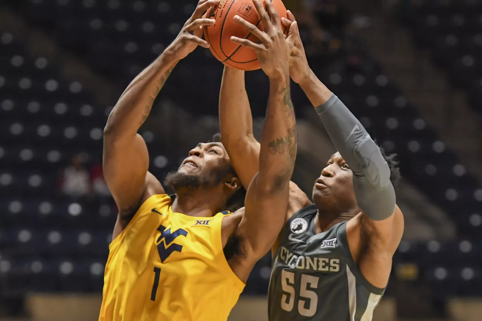 Derek Culver grabs an offensive rebound.