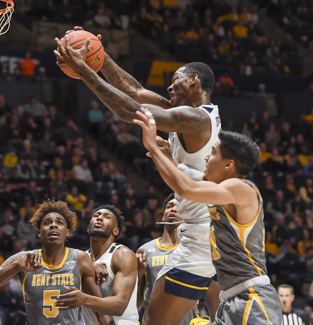 Gabe Osabuohien grabs an offensive rebound.