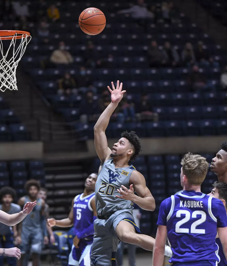 Jay Moore scores a late two-pointer.
