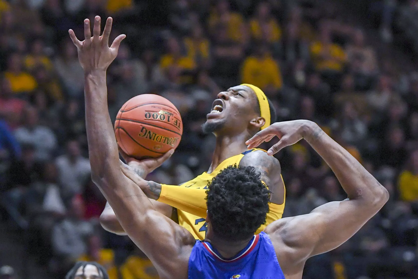 Gabe Osabuohien shoots.