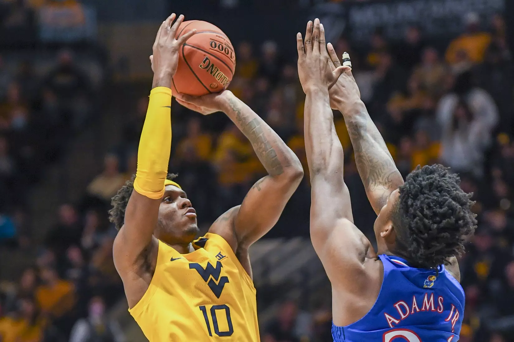 Malik Curry shoots.