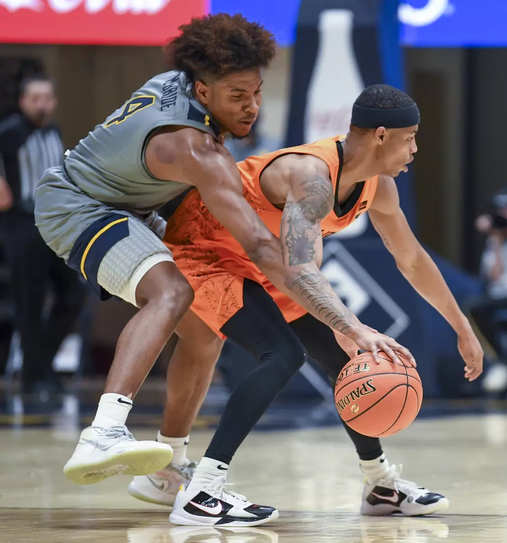 Miles McBride makes the steal.