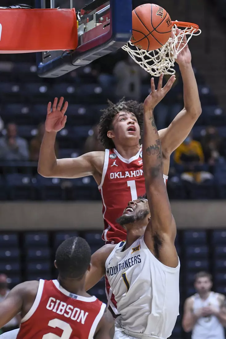 Derek Culver shoots in double overtime.