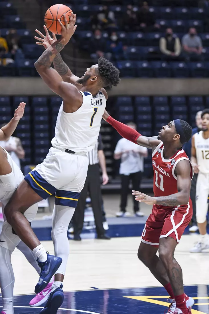 Derek Culver shoots the final shot of the game.