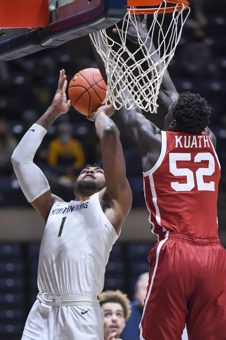 Derek Culver shoots.