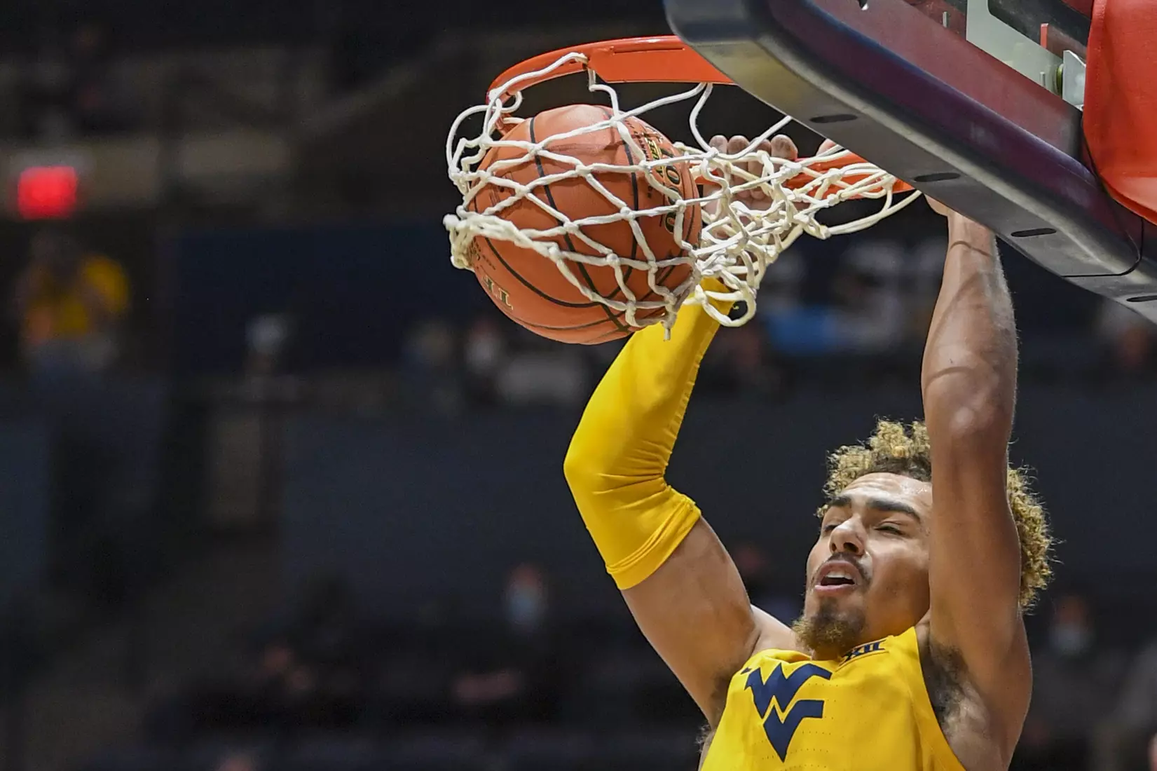 Emmitt Matthews Jr. slams.