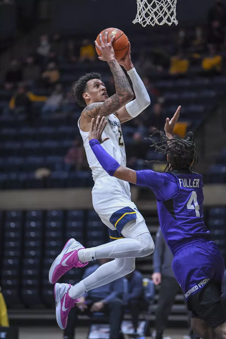 Jalen Bridges scores two points.