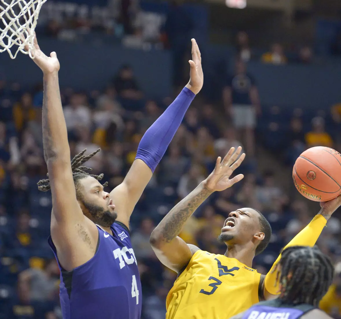 Gabe Osabuohien shoots.