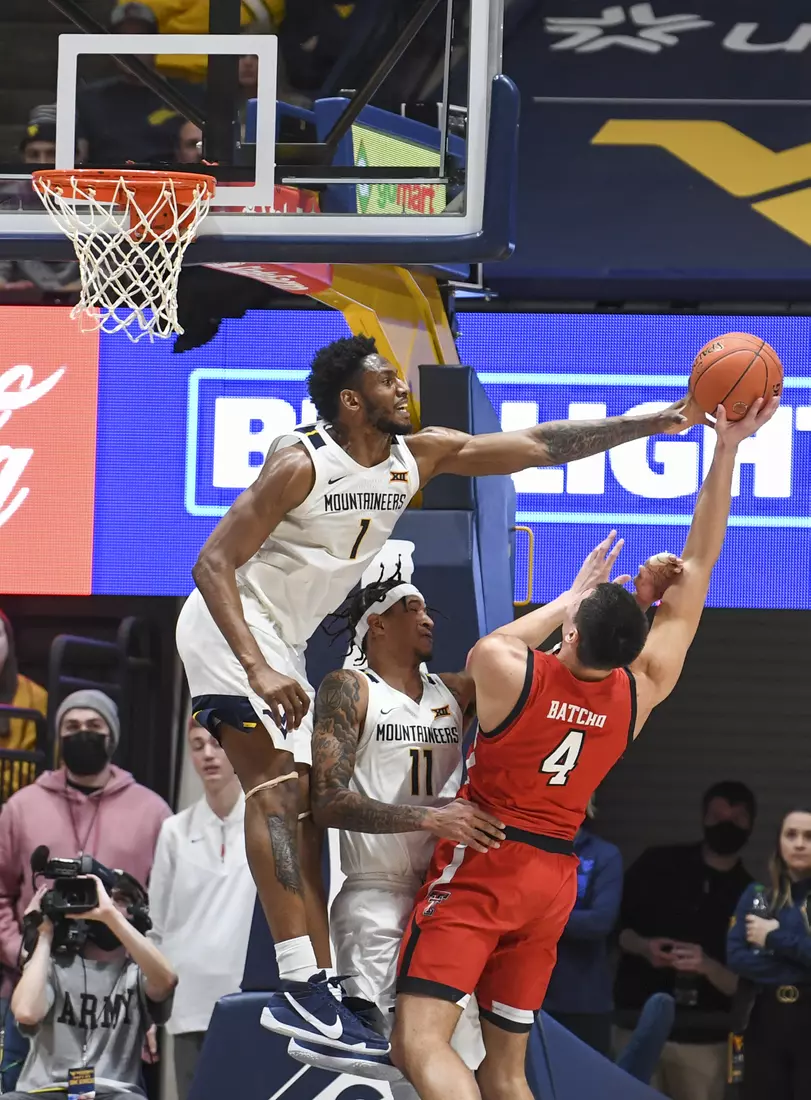 Pauly Paulicap blocks a shot.