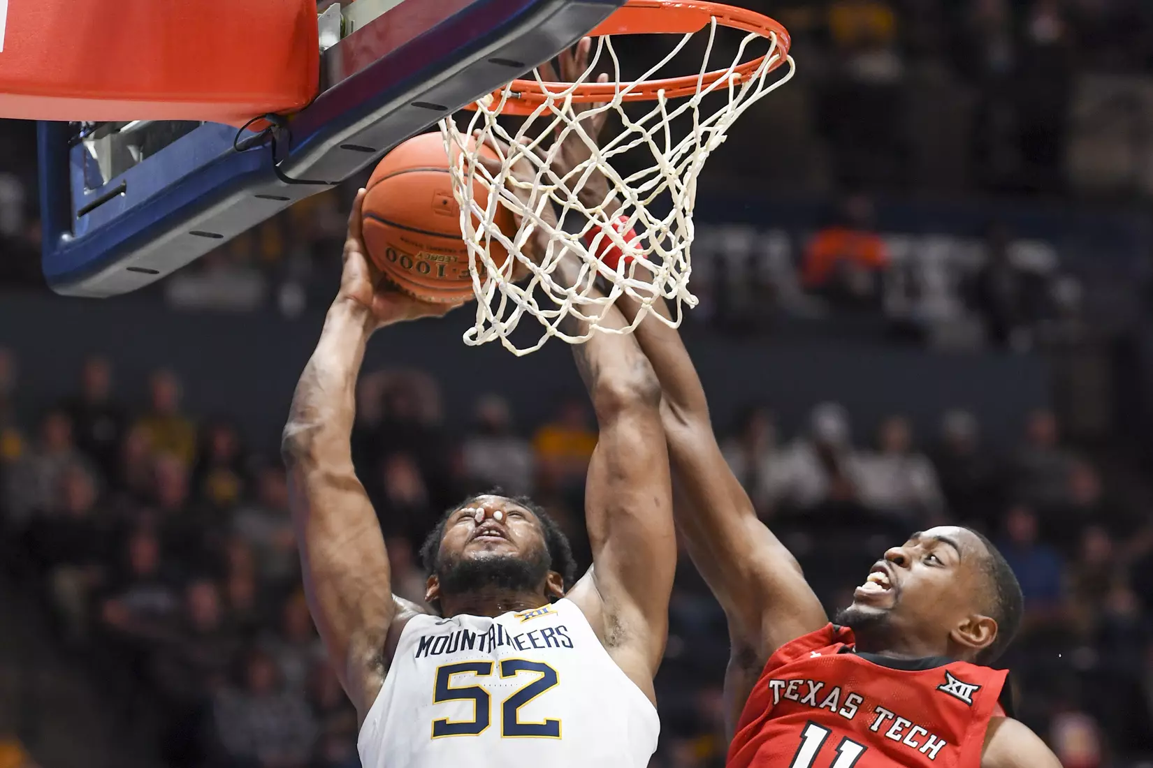 Pauly Paulicap attempts a slam.