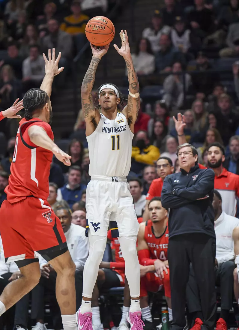 Jalen Bridges shoots.