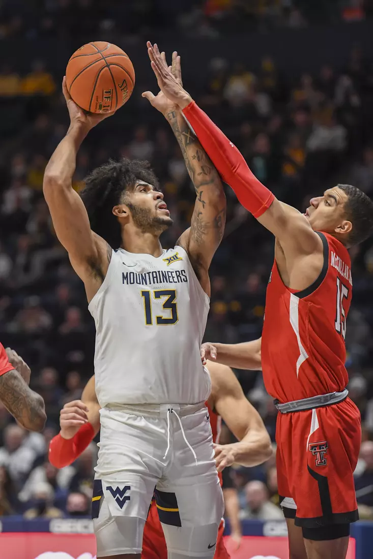 isaiah Cottrell shoots.