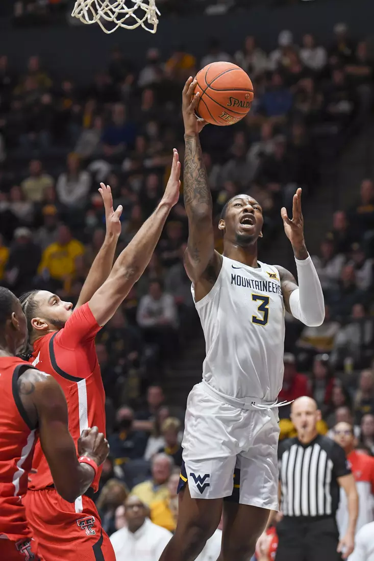 Gabe Osabuohien shoots.