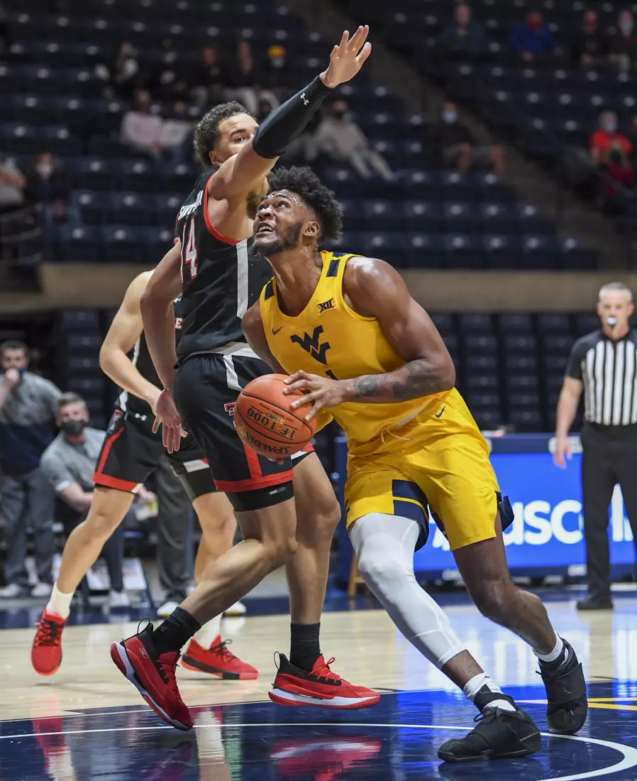Derek Culver drives to the basket.