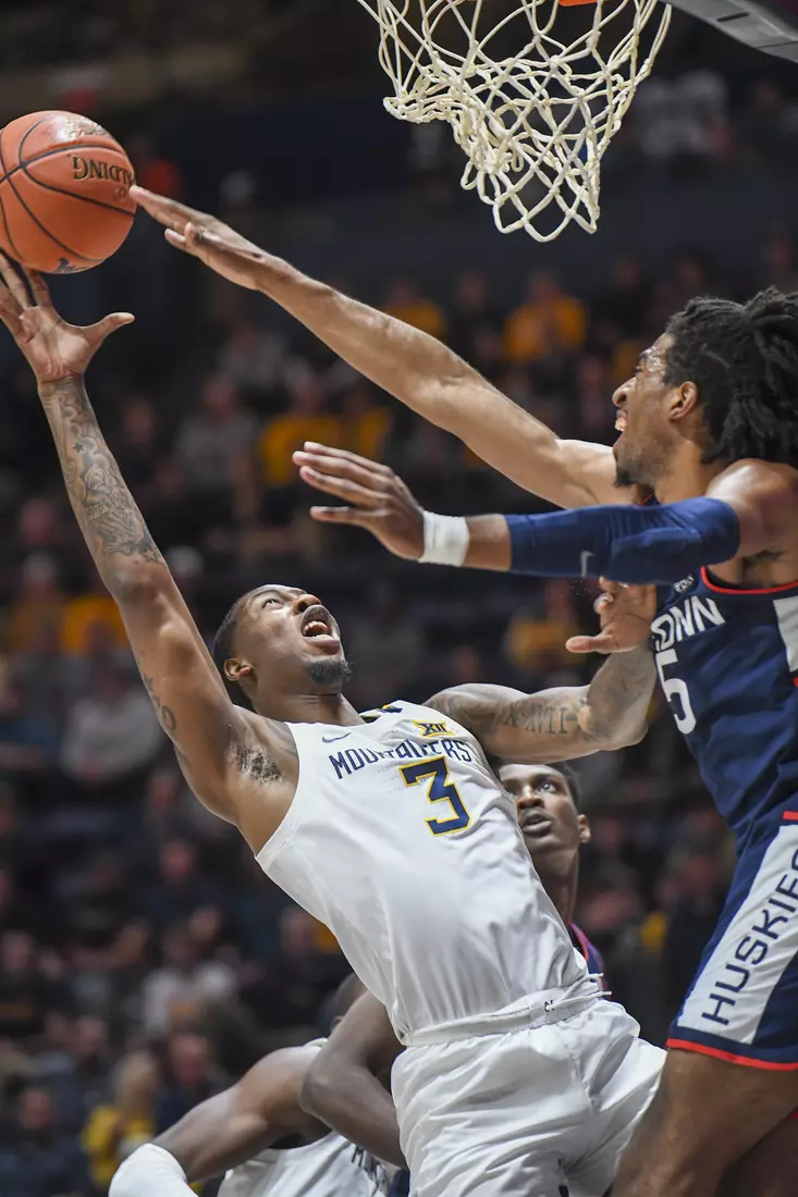 Gabe Osabuohien shoots.