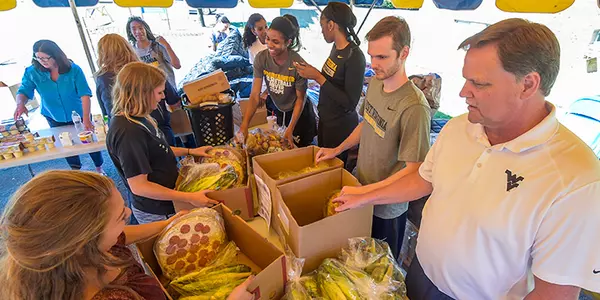 Food-Bank-Main-Sept2116.jpg