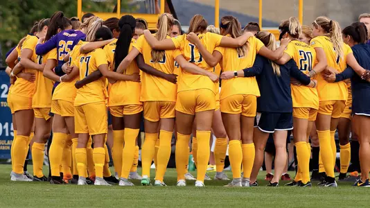 WSoc Team Huddle