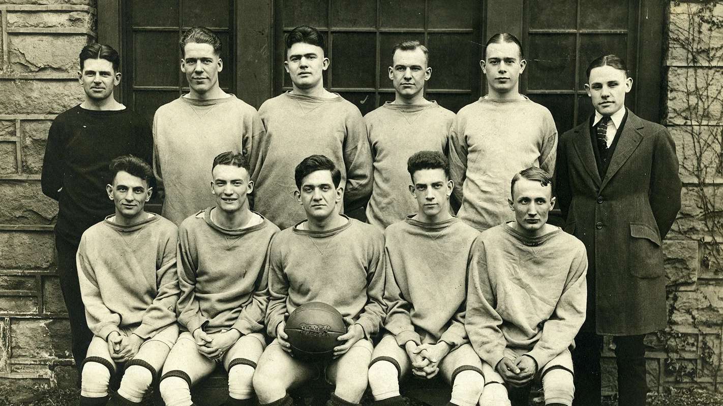 1921 Men's Basketball Team Photo