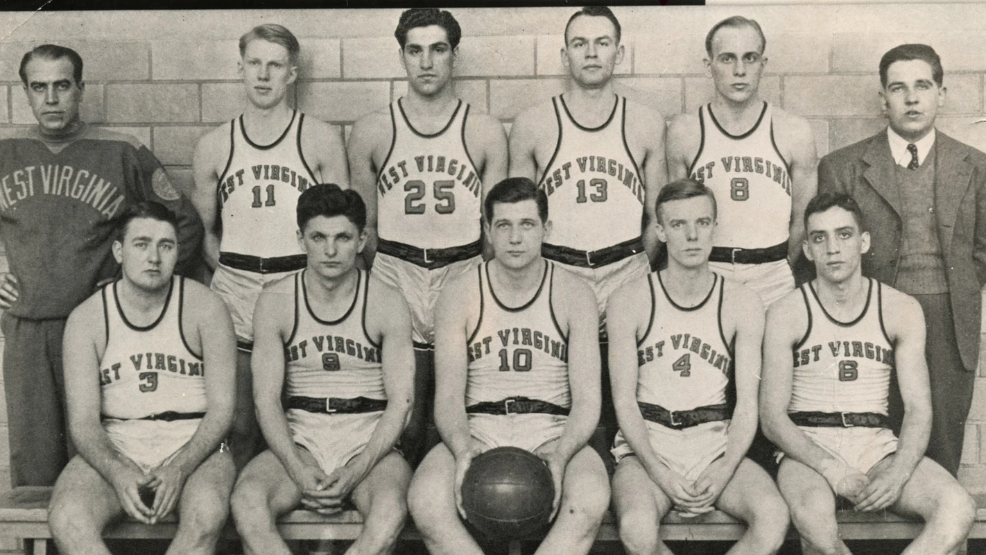 1942 Men's Basketball Team Photo
