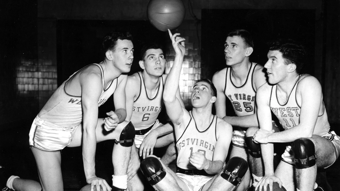 1945 Men's Basketball Team Photo