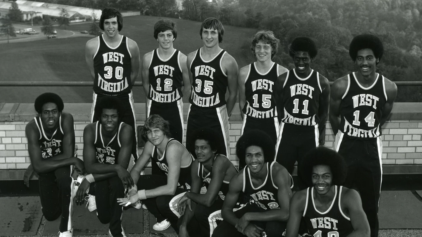 1976 Men's Basketball Team Photo
