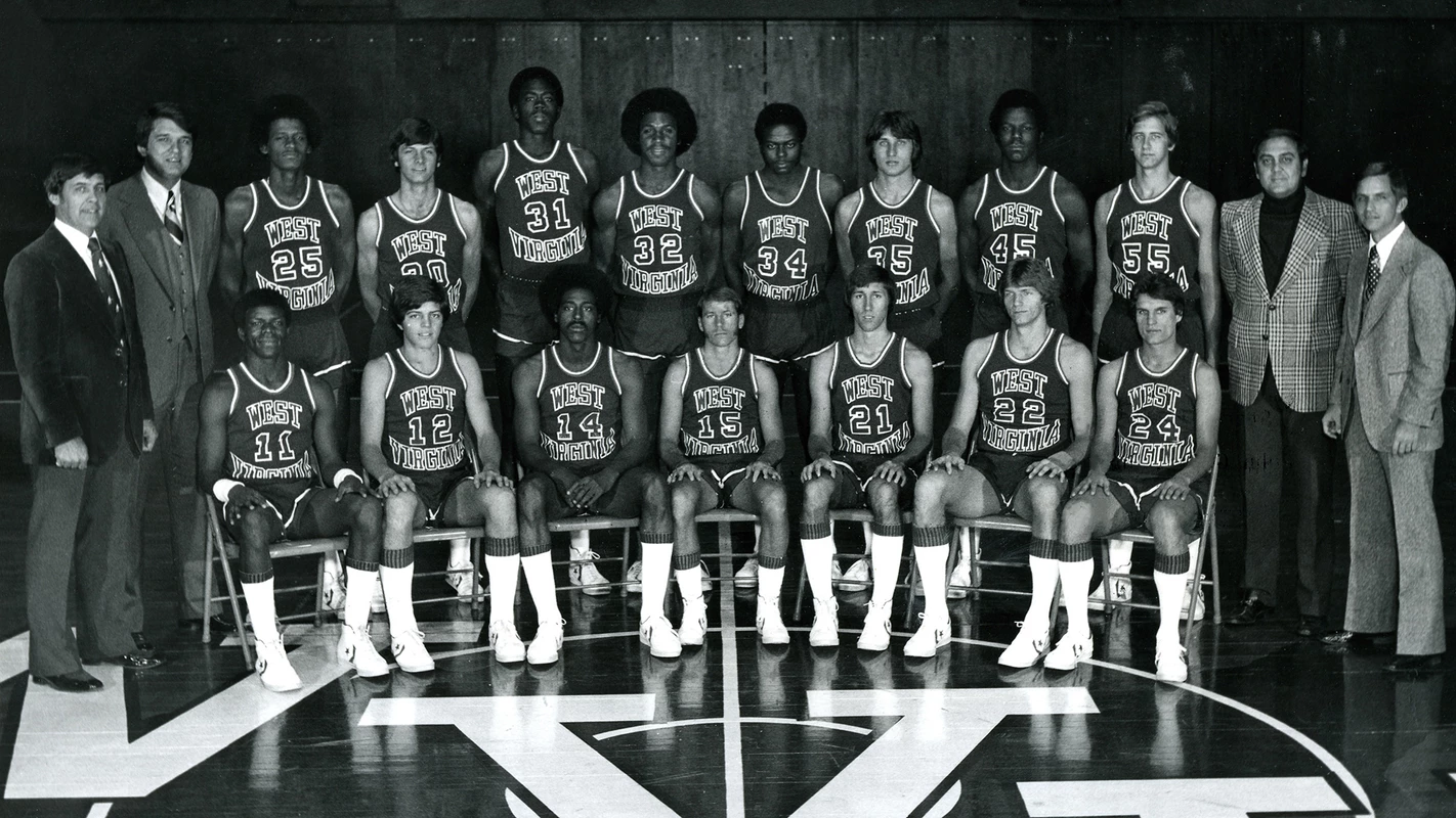 1977 Men's Basketball Team Photo