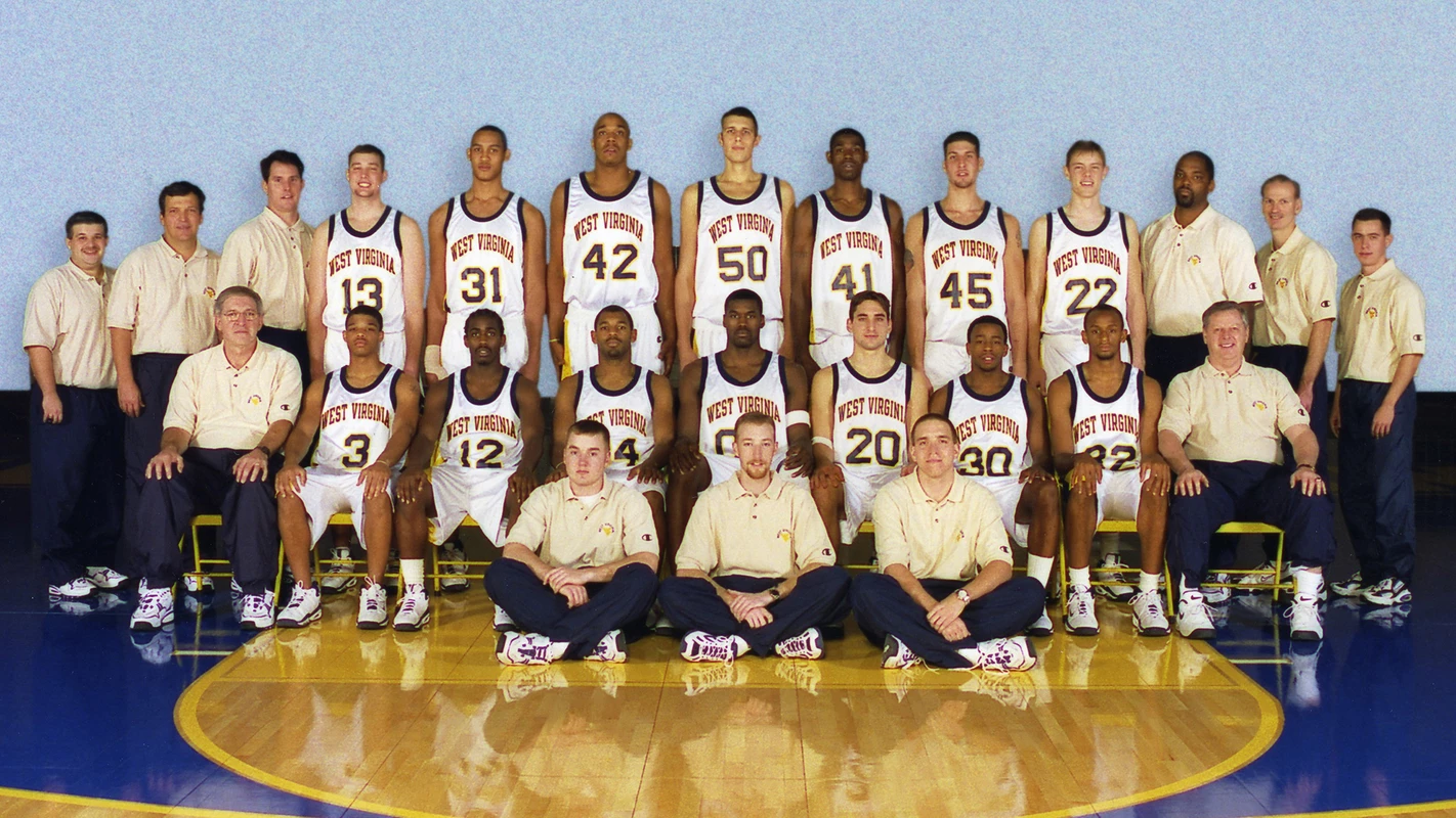 2000 Men's Basketball Team Photo
