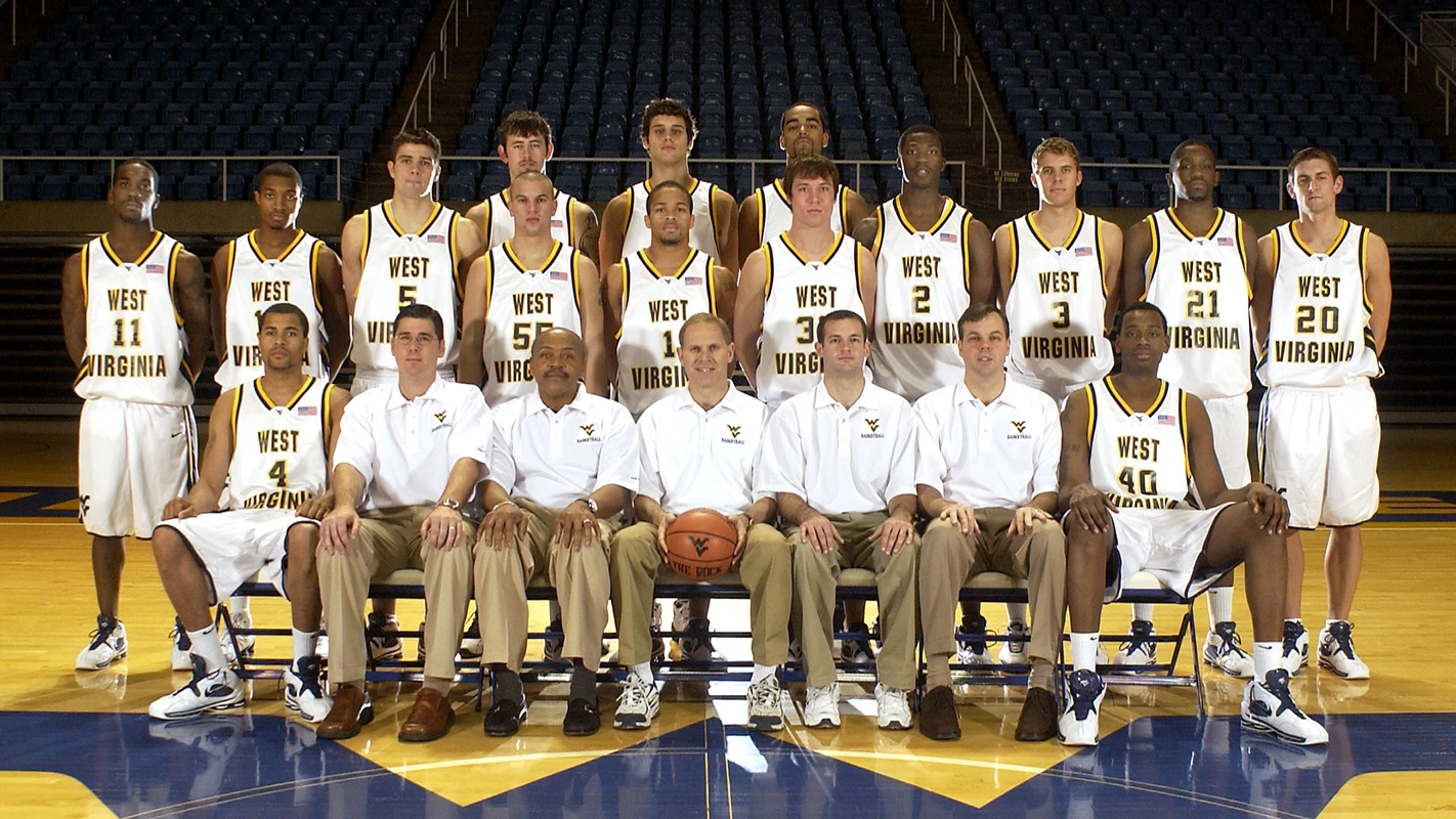 2005 Men's Basketball Team Photo