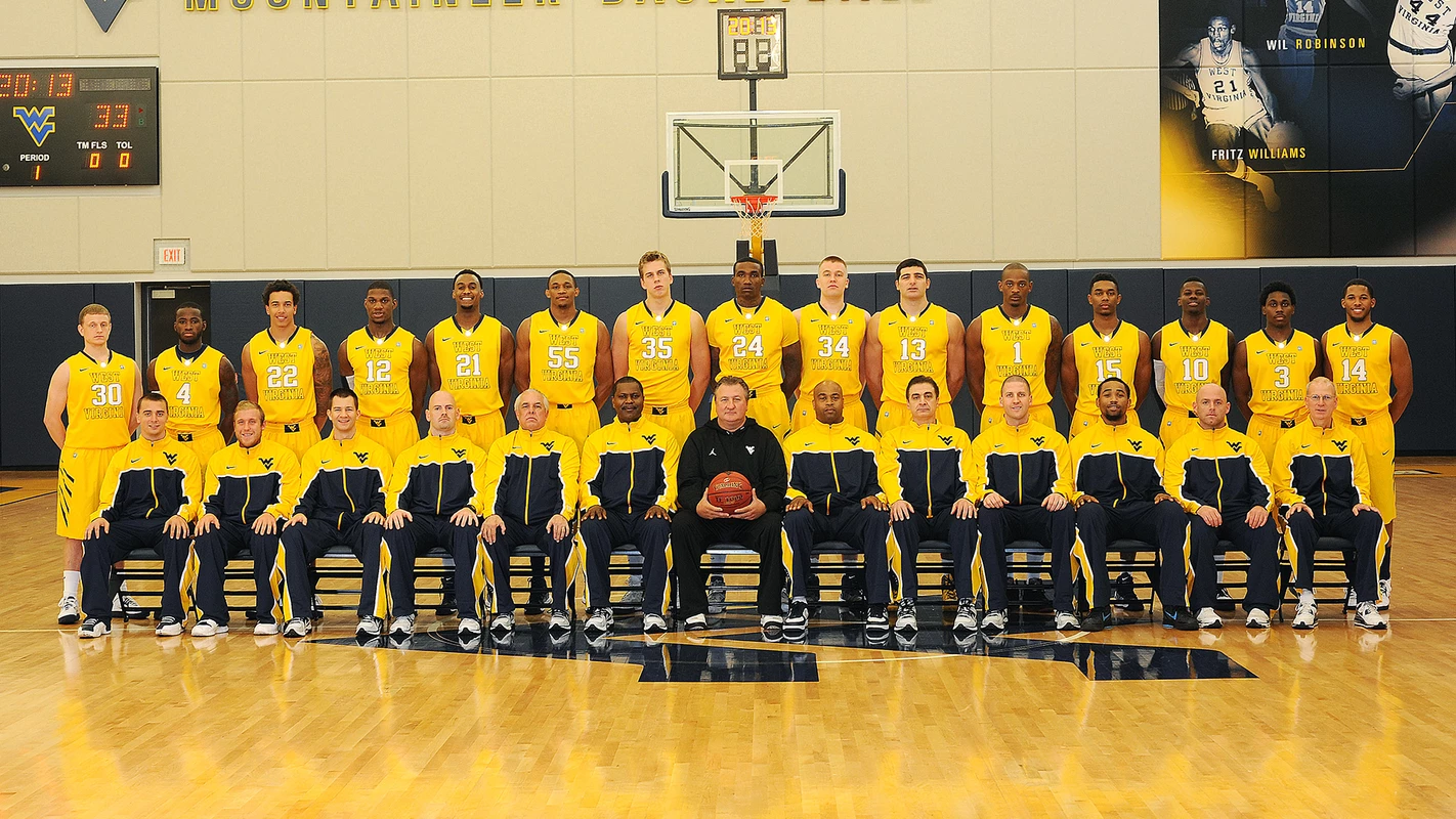 2013 Men's Basketball Team Photo