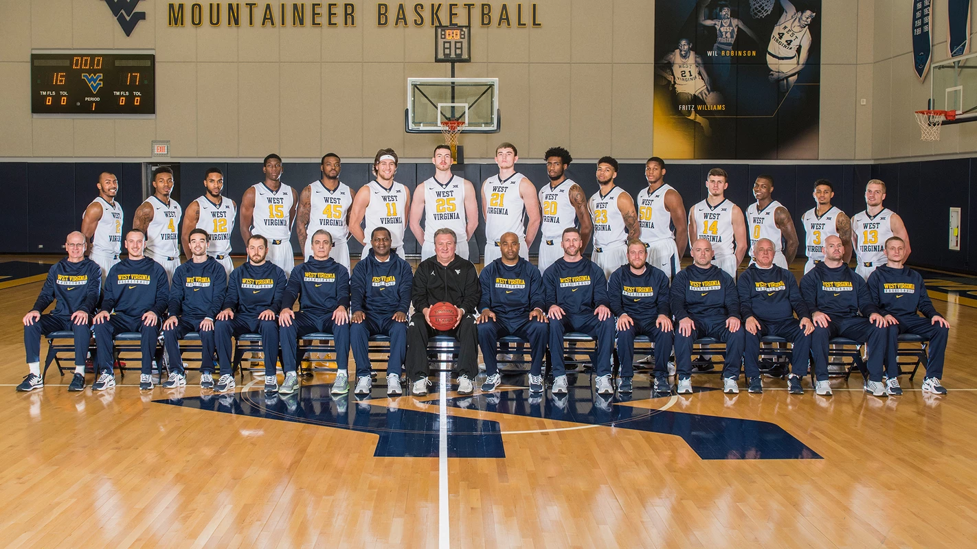 2017 Men's Basketball Team Photo