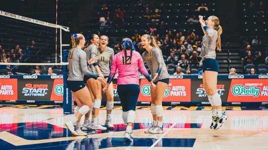 Kansas huddle celly