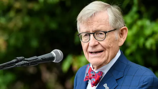 Gordon Gee