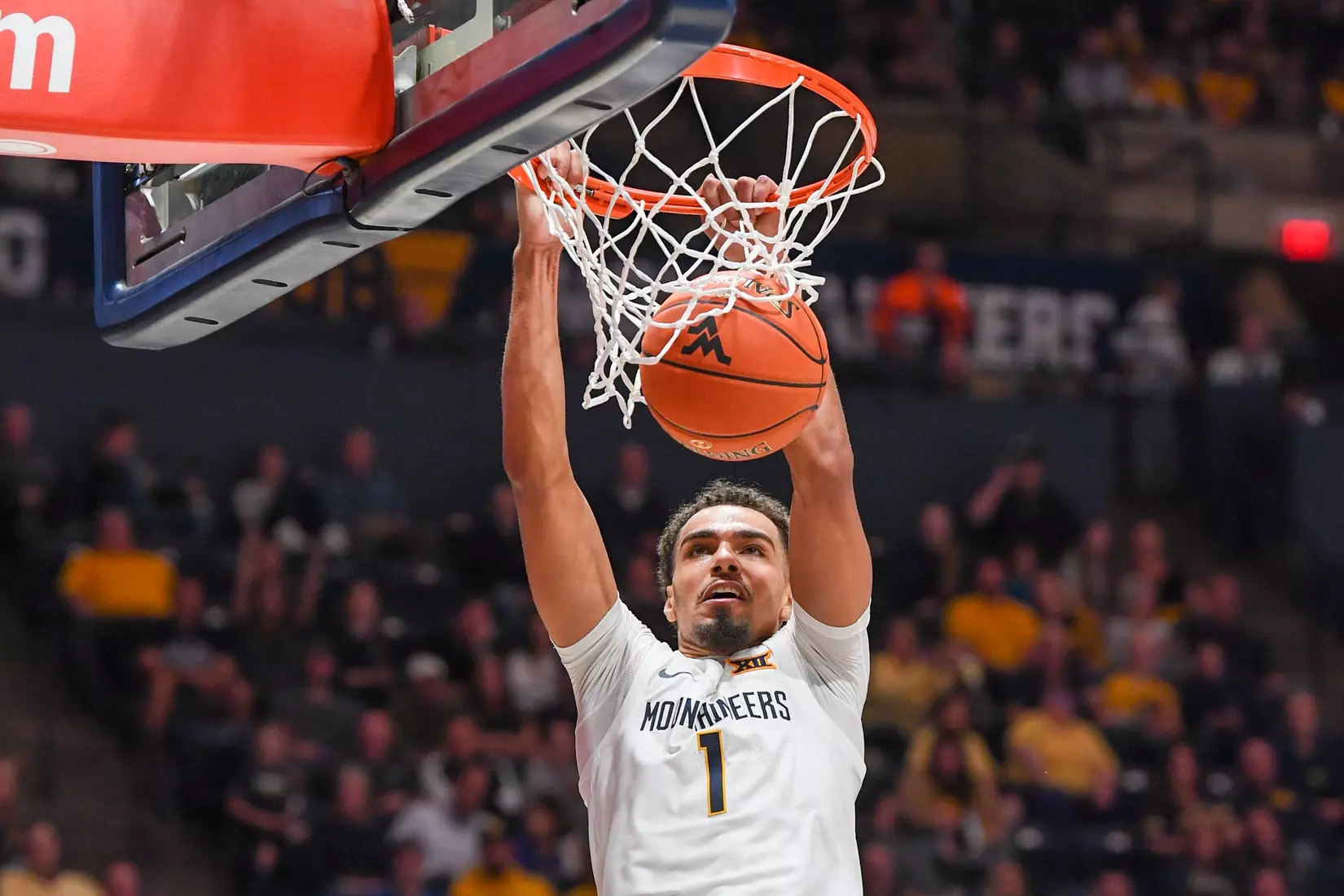 Emmitt Matthews Jr. slams for two points.