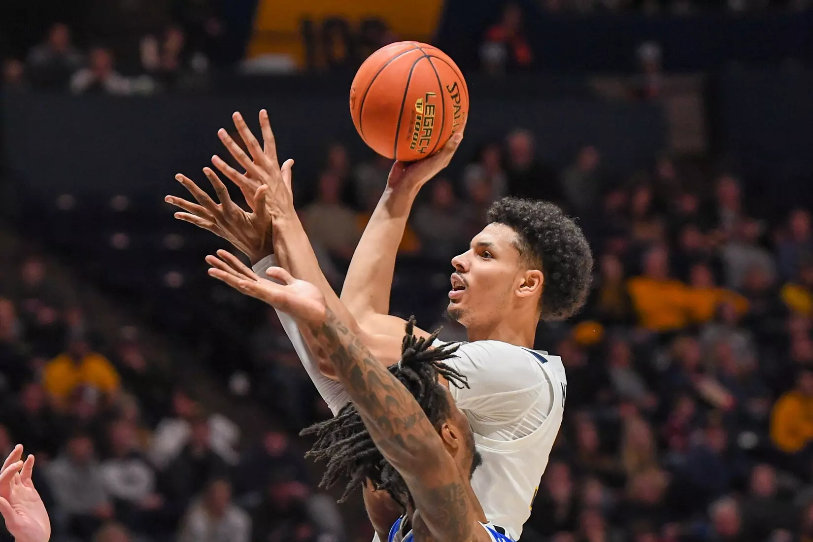 Tre Mitchell in the paint.