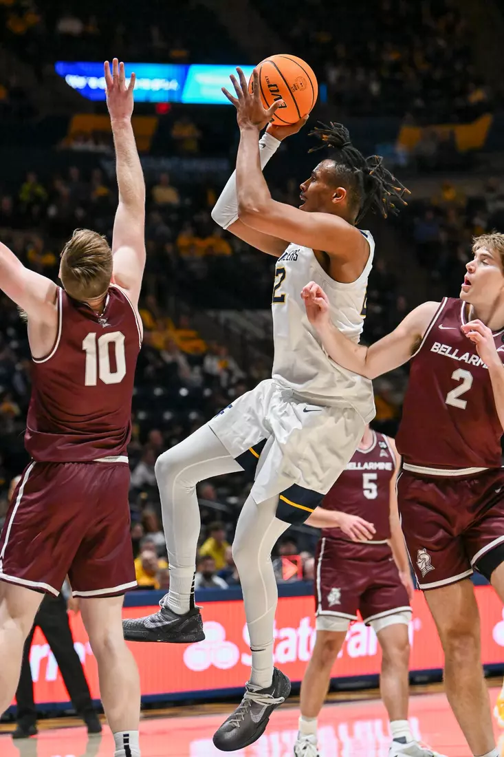 Josiah Harris shoots.