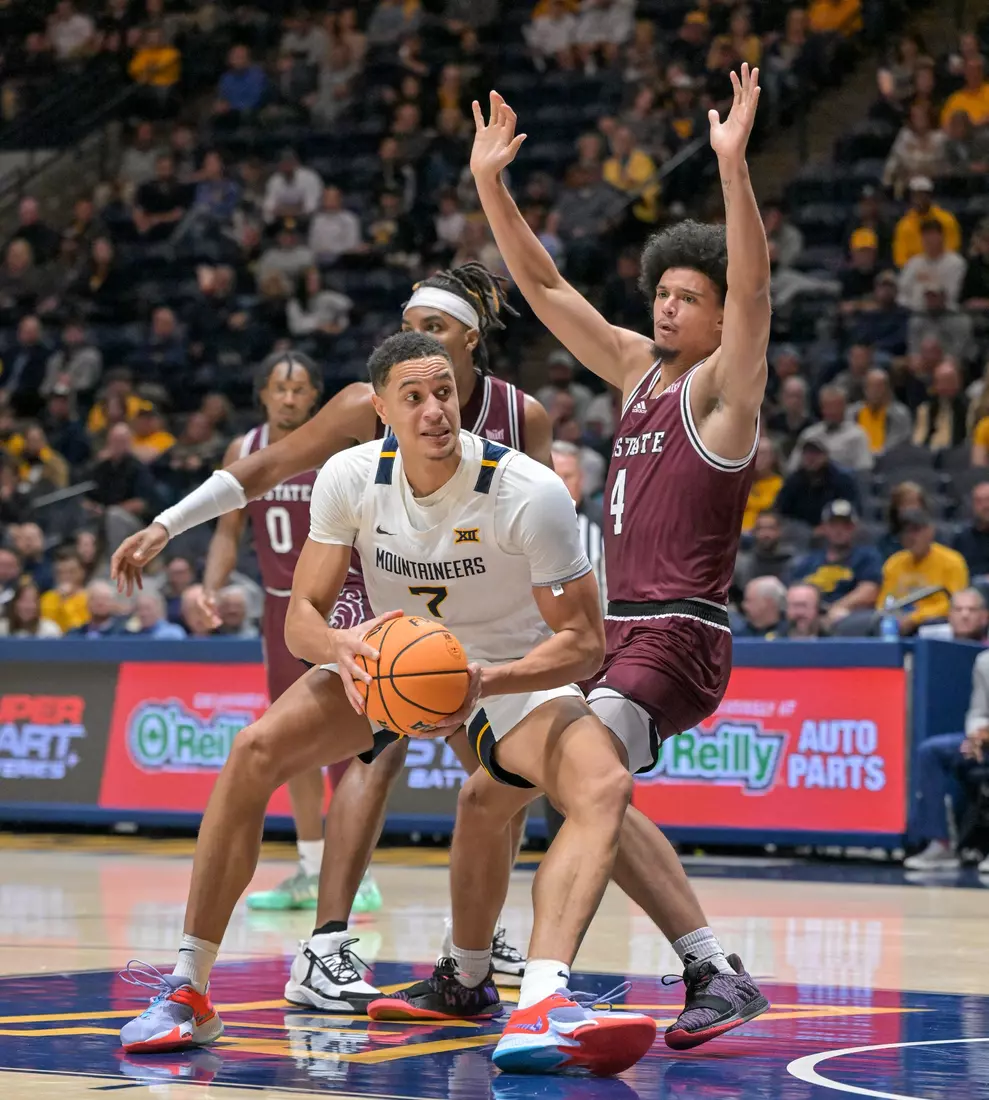 Jesse Edwards looks to drive.